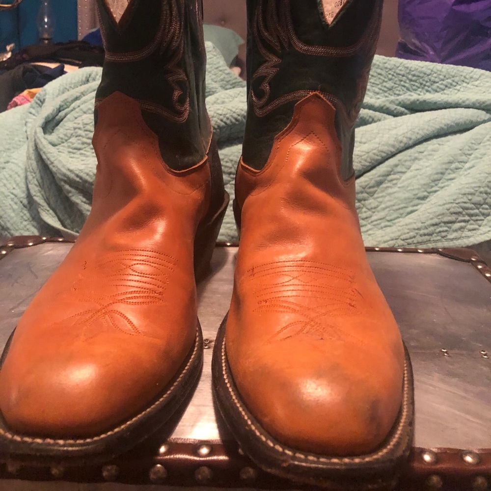Olathe cowboy boots.